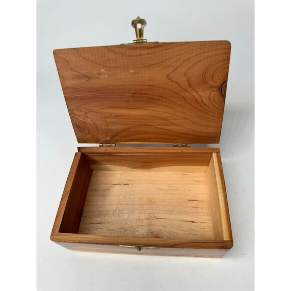 Vintage Cedar Wood Mother Keepsake Box Bala Ontario Canada Indian Chief Motif - Picture 8 of 16